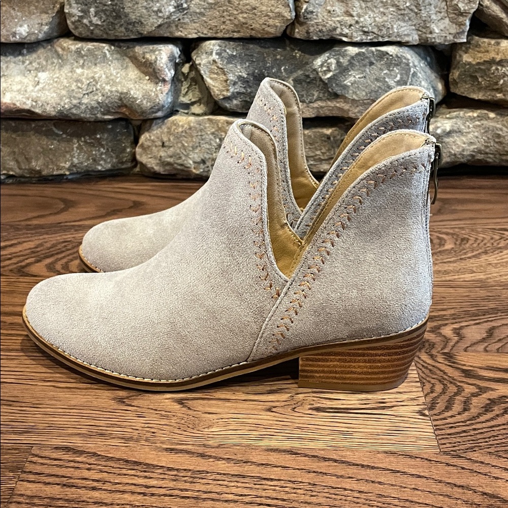 Corkys Bluffin Light Gray Suede Ankle Booties
